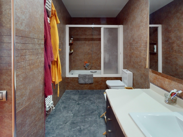 924 v Bathroom