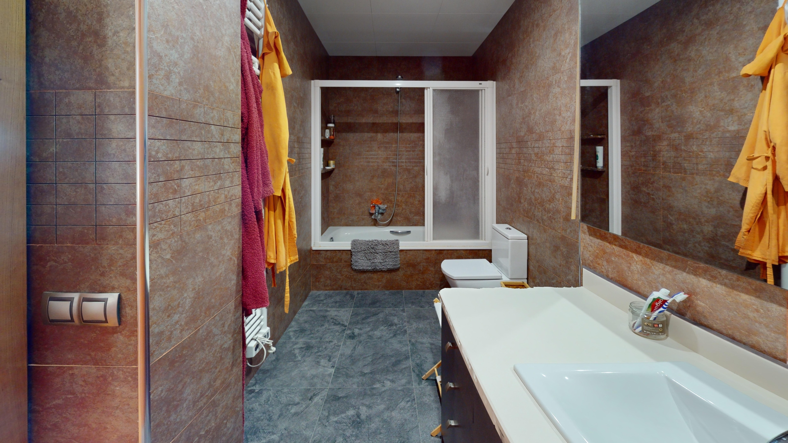 924 v Bathroom