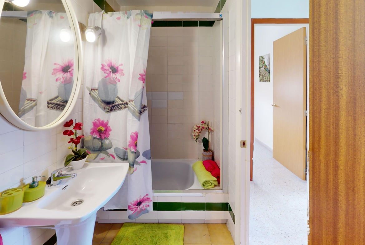 936 v Bathroom