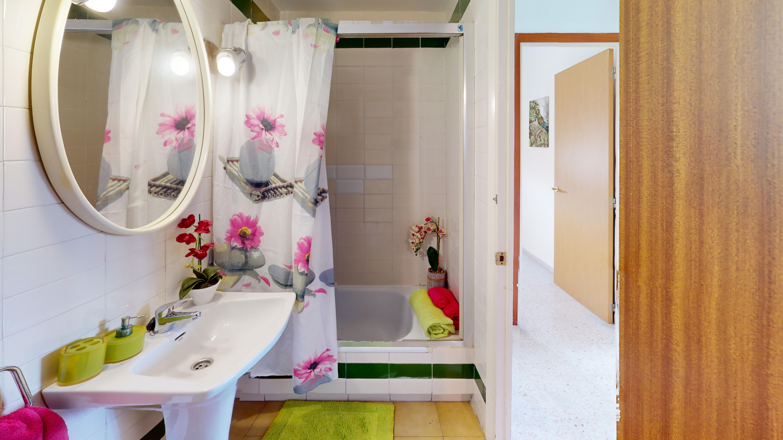 936 v Bathroom