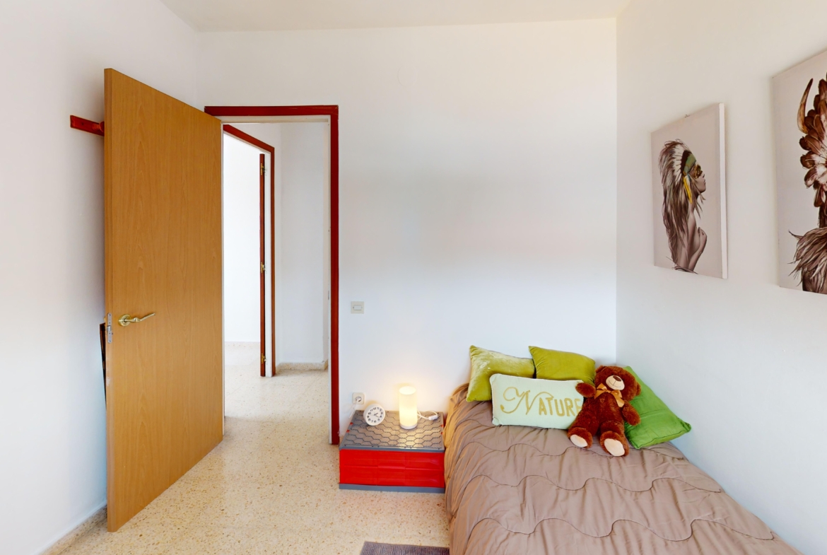 936 v Bedroom 2