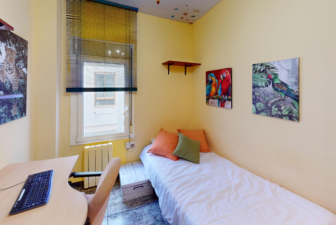 939 V Bedroom 1