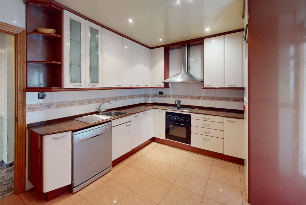939 V Kitchen