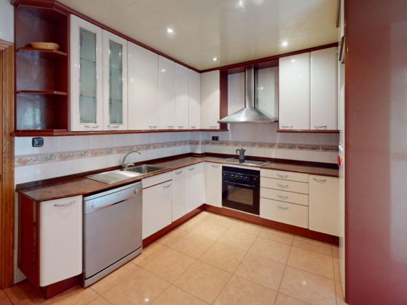 939 V Kitchen