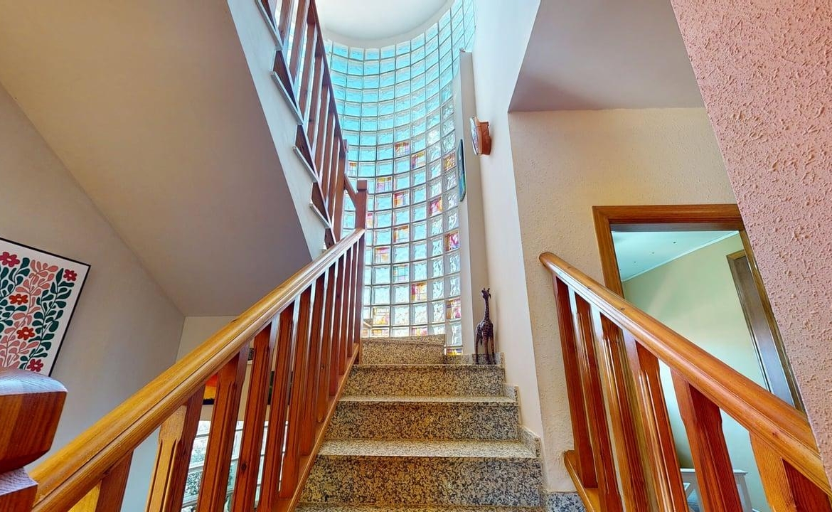 946 V 11192025 105105