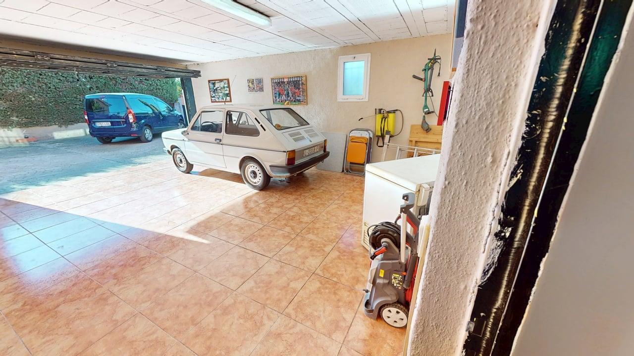 946 V 11192025 111622