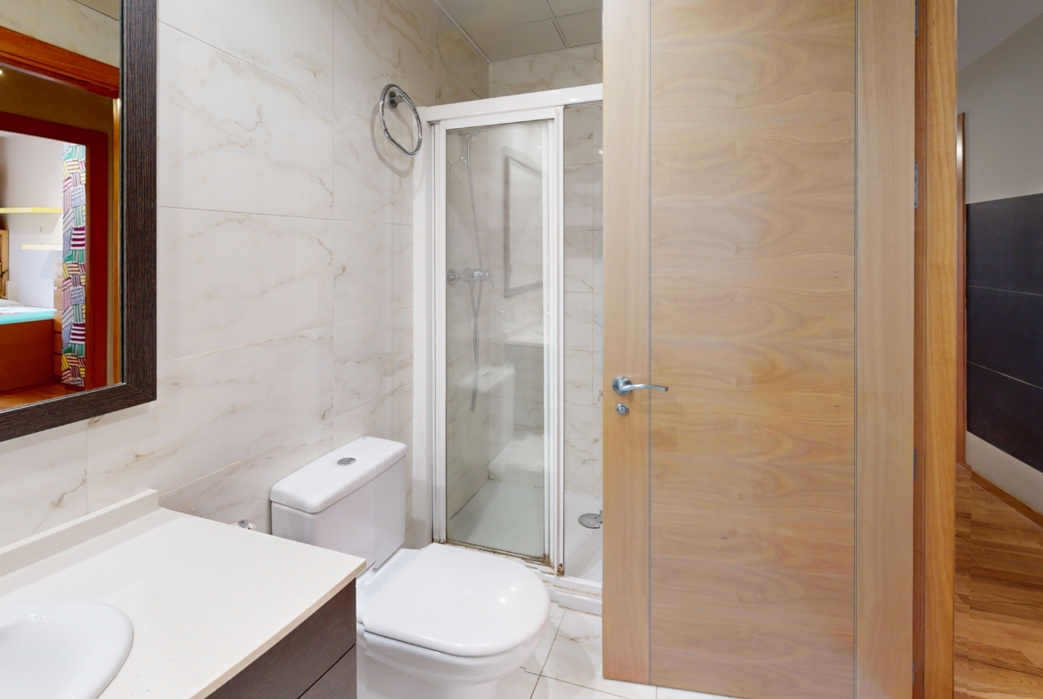 952 V Bathroom
