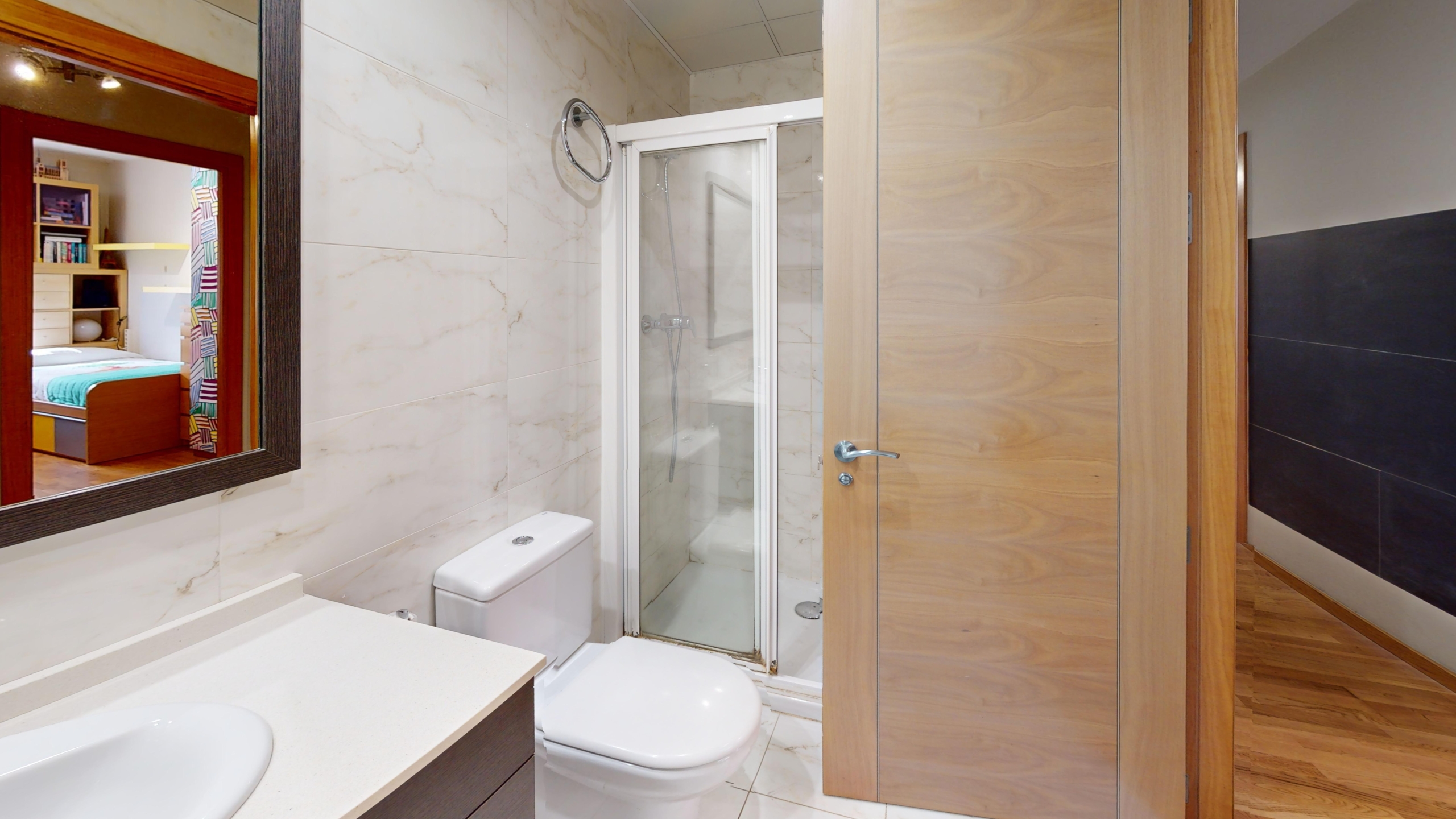 952 V Bathroom