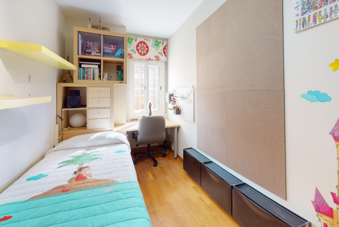 952 V Bedroom 1