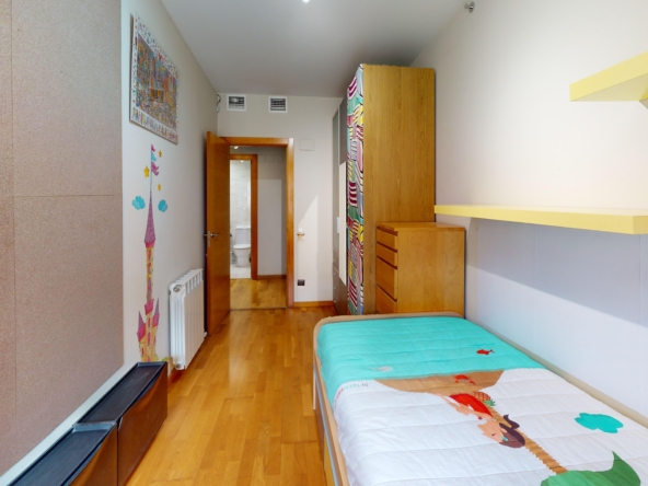 952 V Bedroom