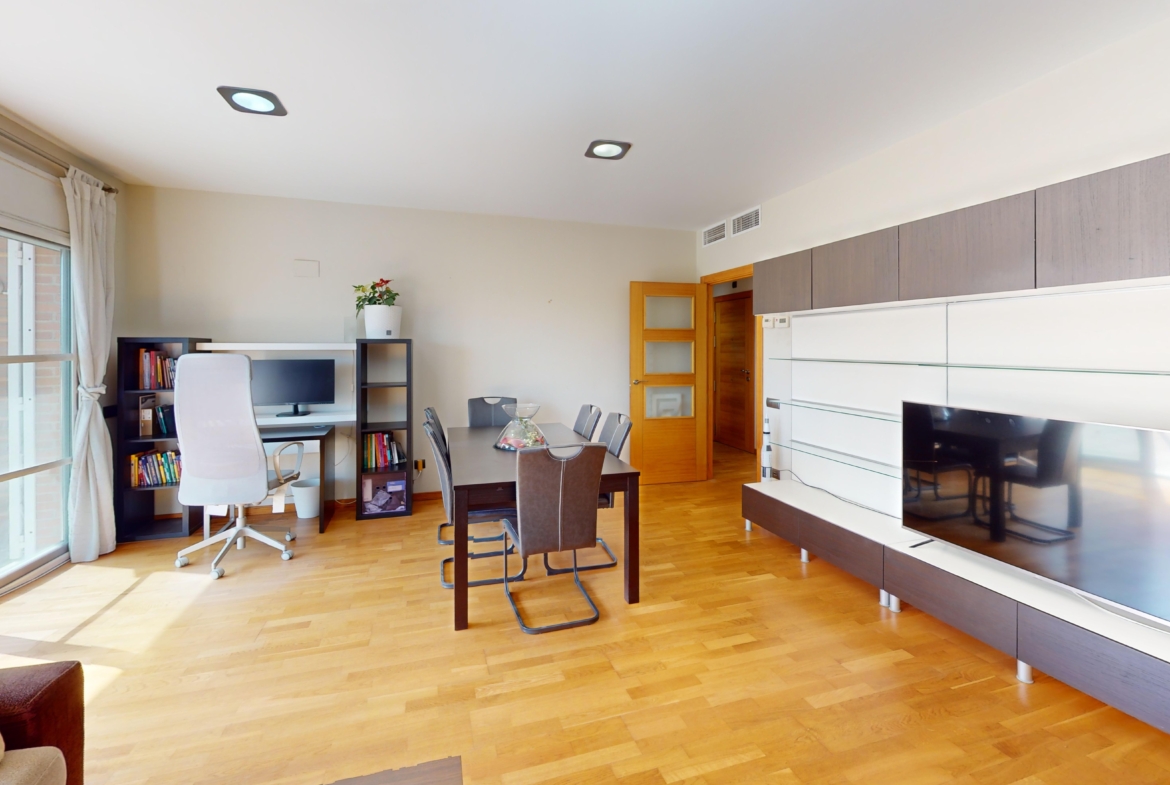 952 V Living Room 1