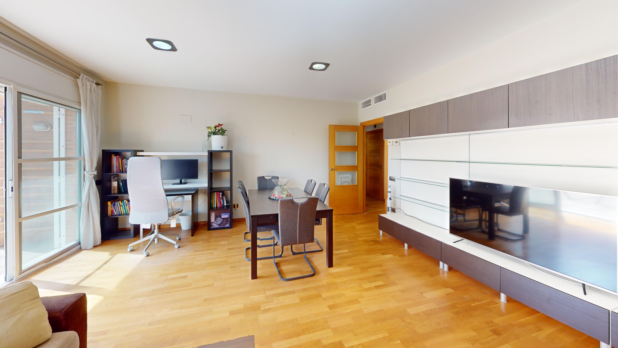 952 V Living Room 1