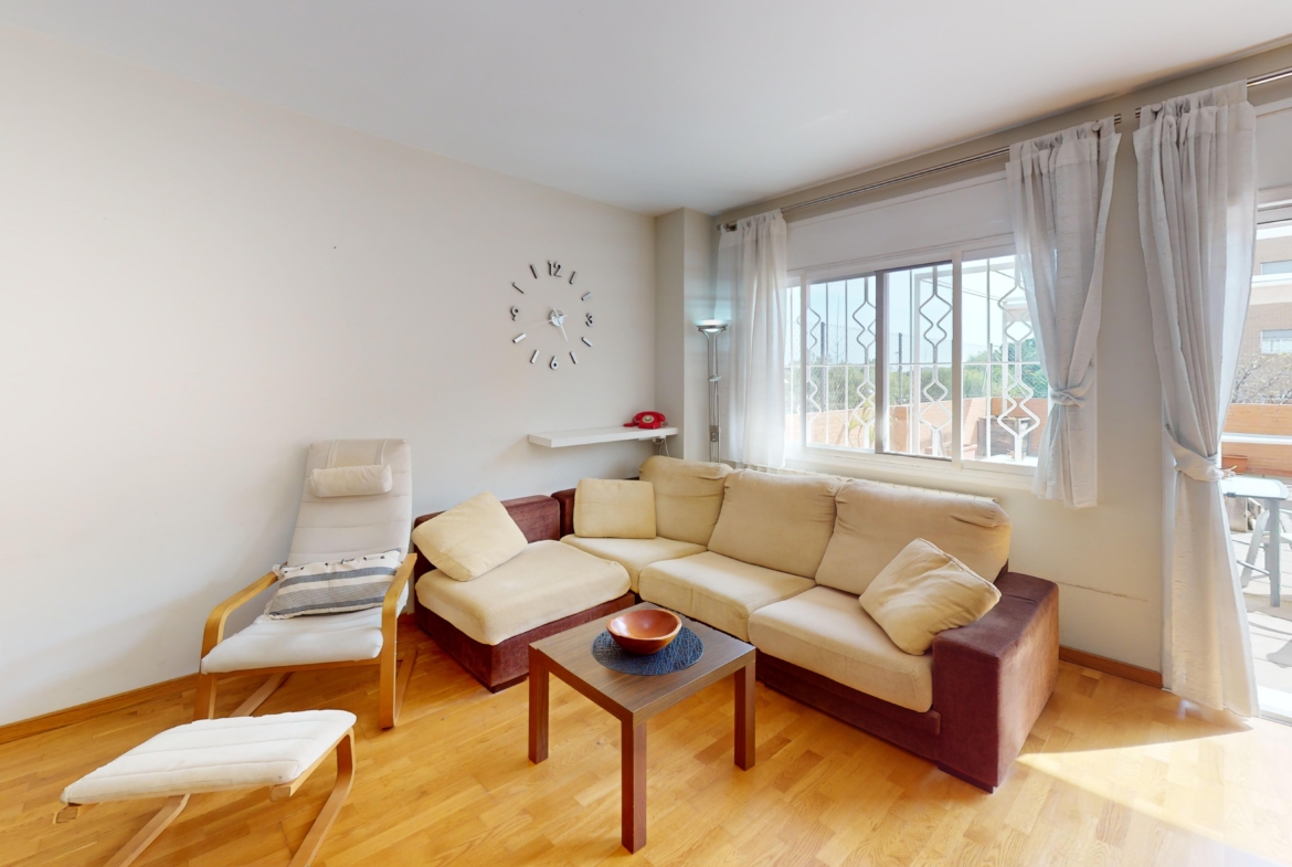 952 V Living Room
