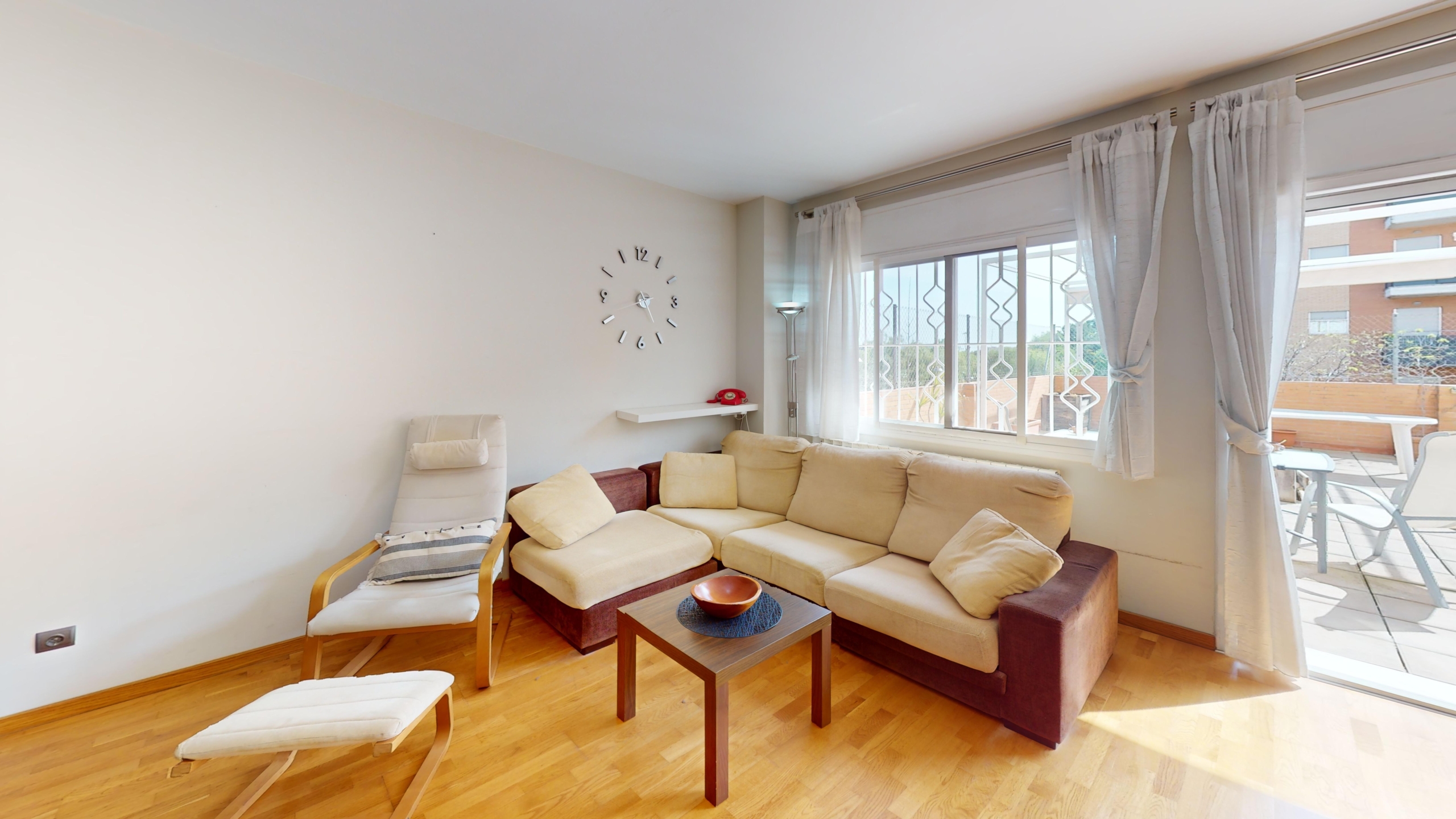 952 V Living Room