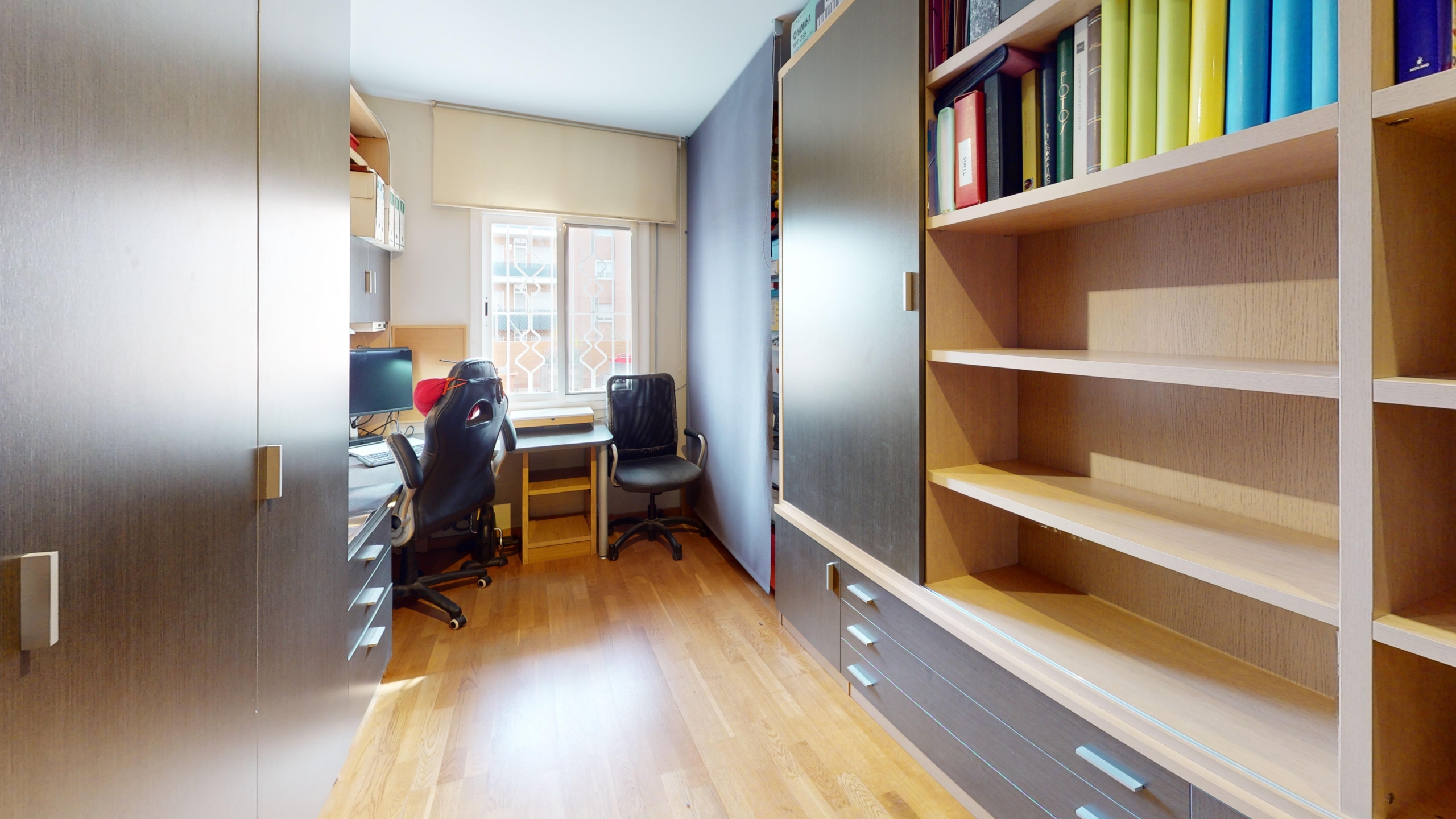 952 V Office
