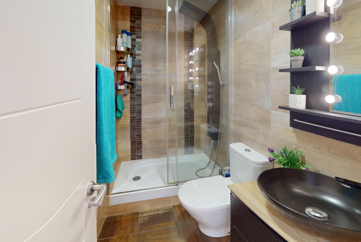 952 V Bathroom