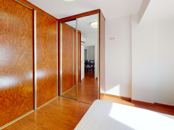 952 V Bedroom