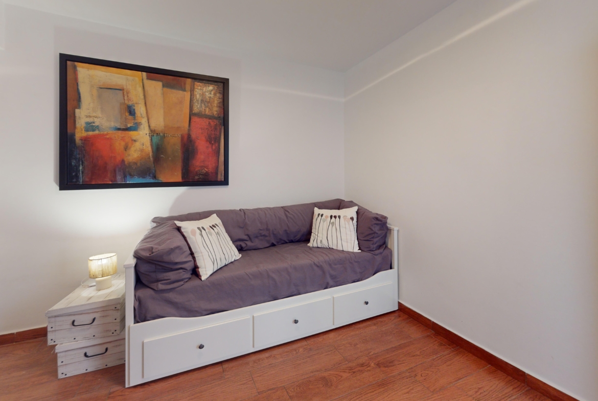 952 V Living Room 1