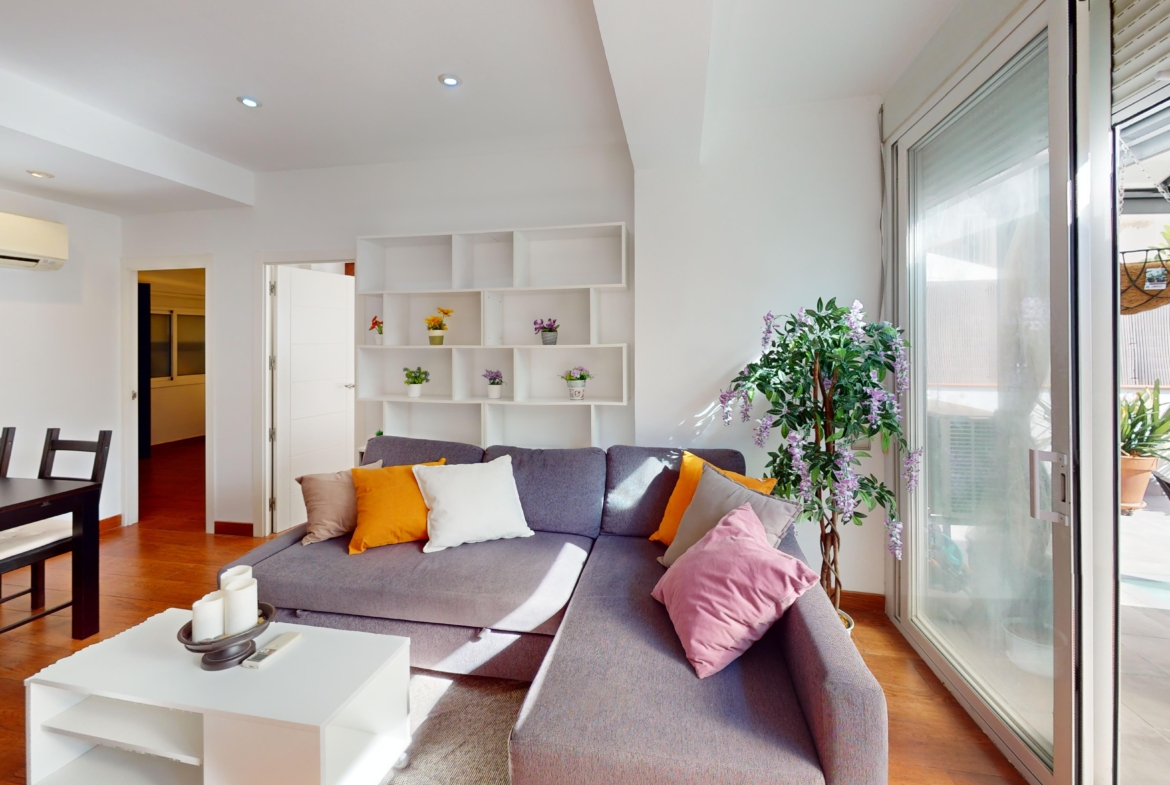 952 V Living Room 2