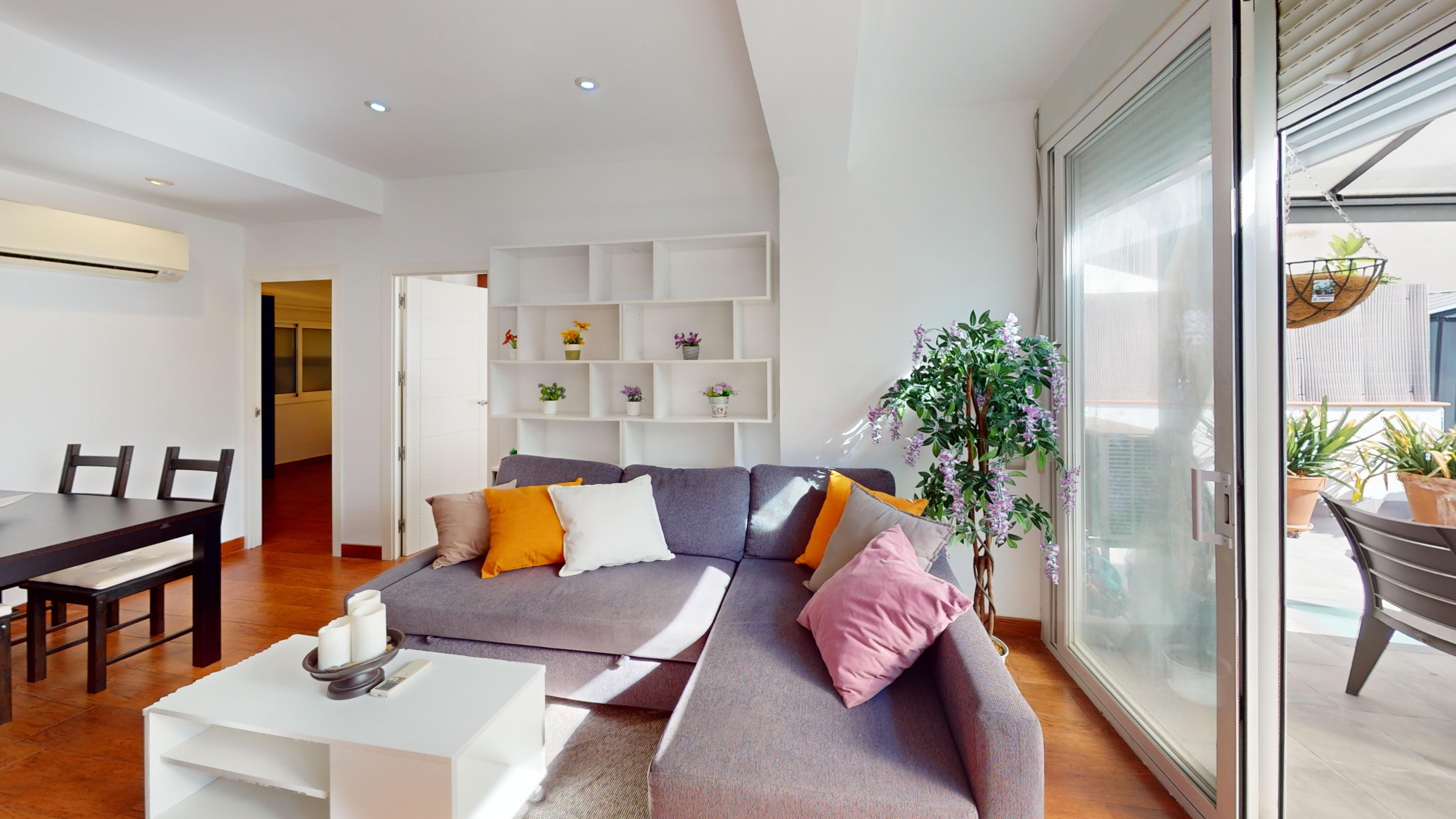 952 V Living Room 2
