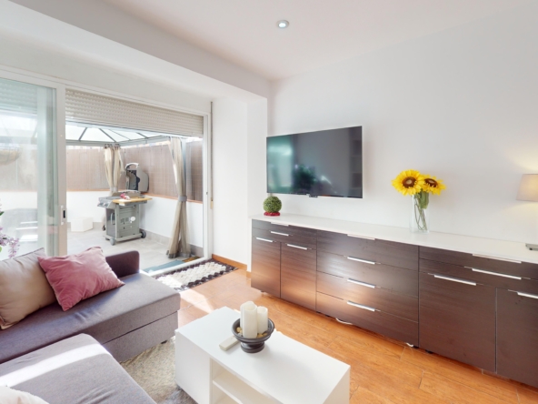 952 V Living Room