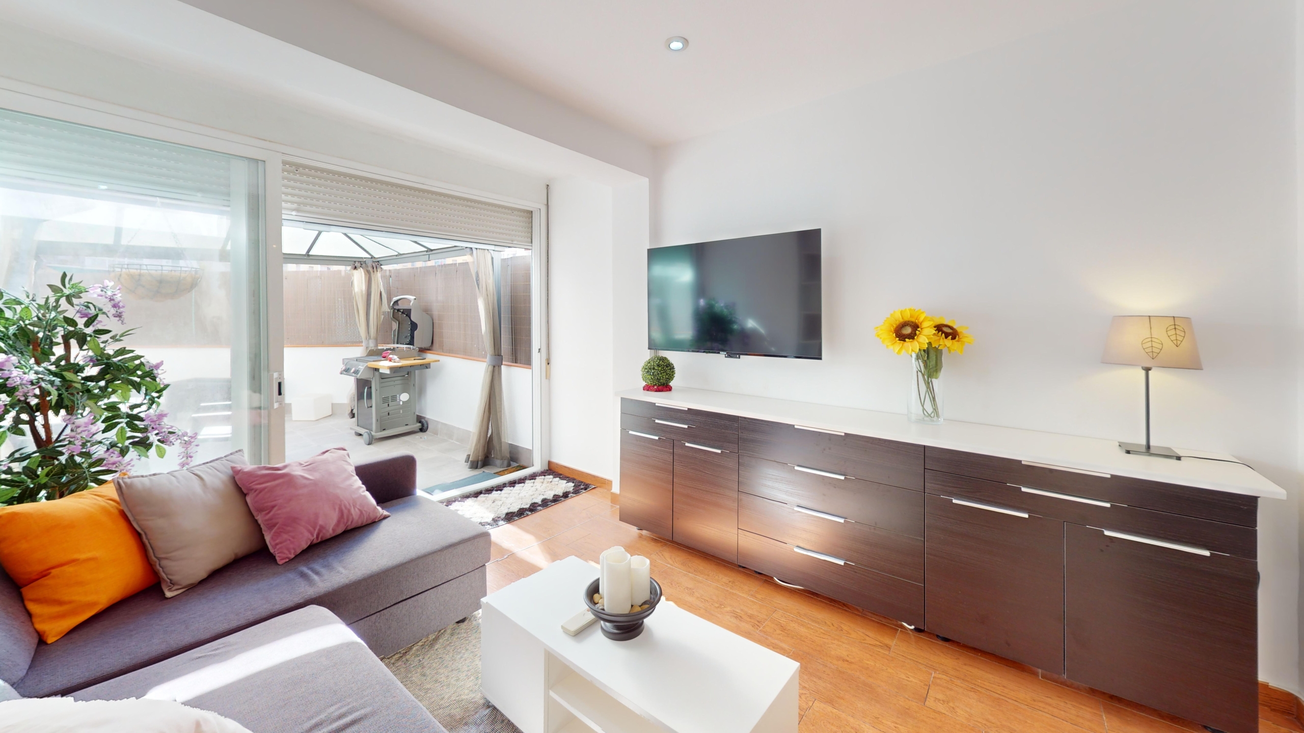 952 V Living Room