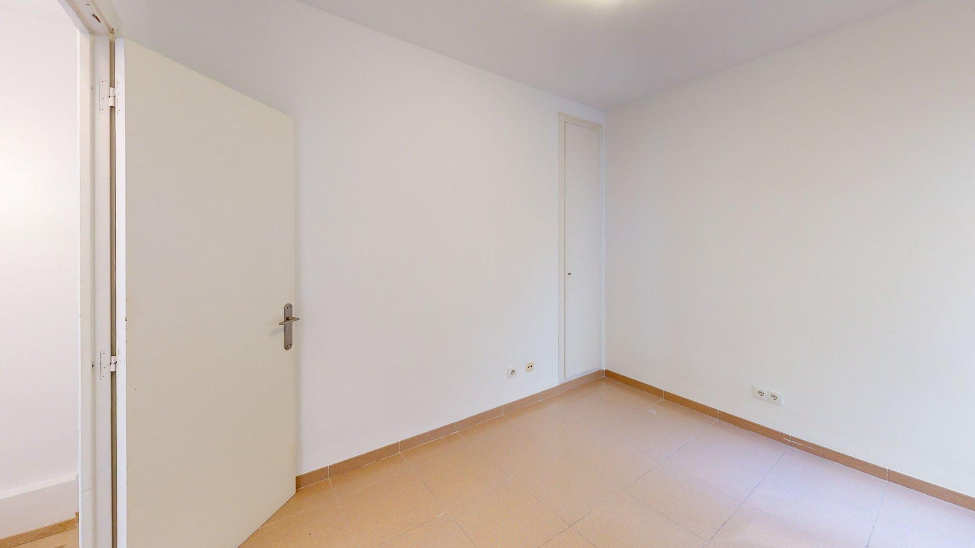 956 V Bedroom 1