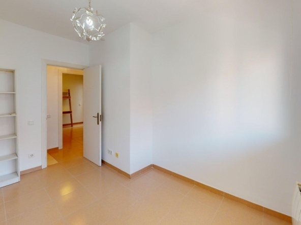 956 V Bedroom 3