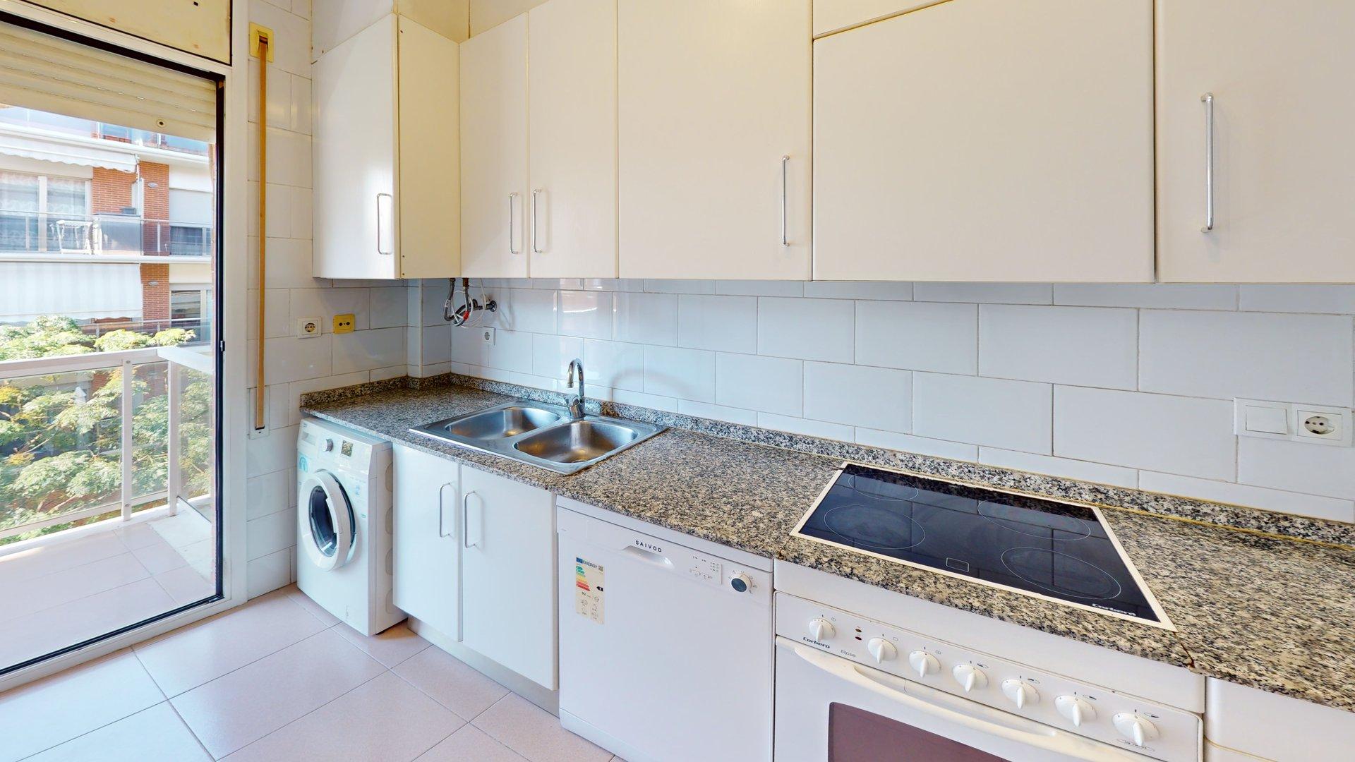 956 V Kitchen