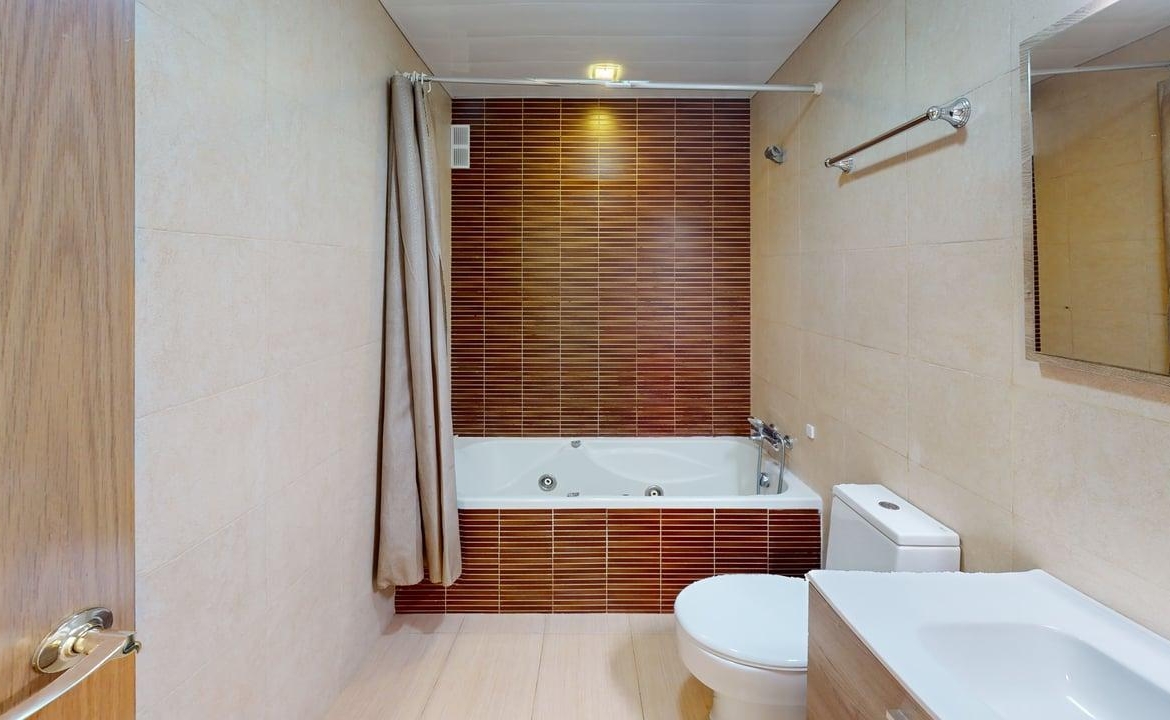 Duplex Joan Molas Bathroom