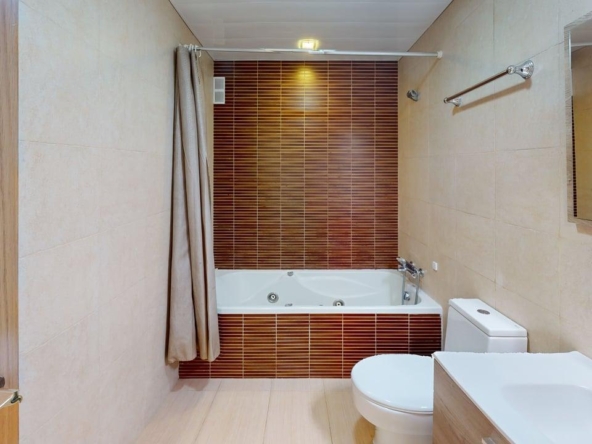 Duplex Joan Molas Bathroom