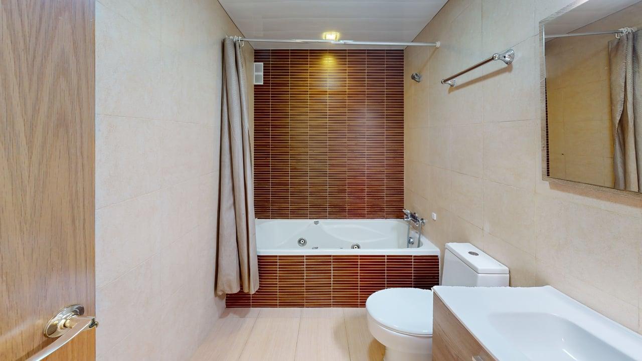 Duplex Joan Molas Bathroom
